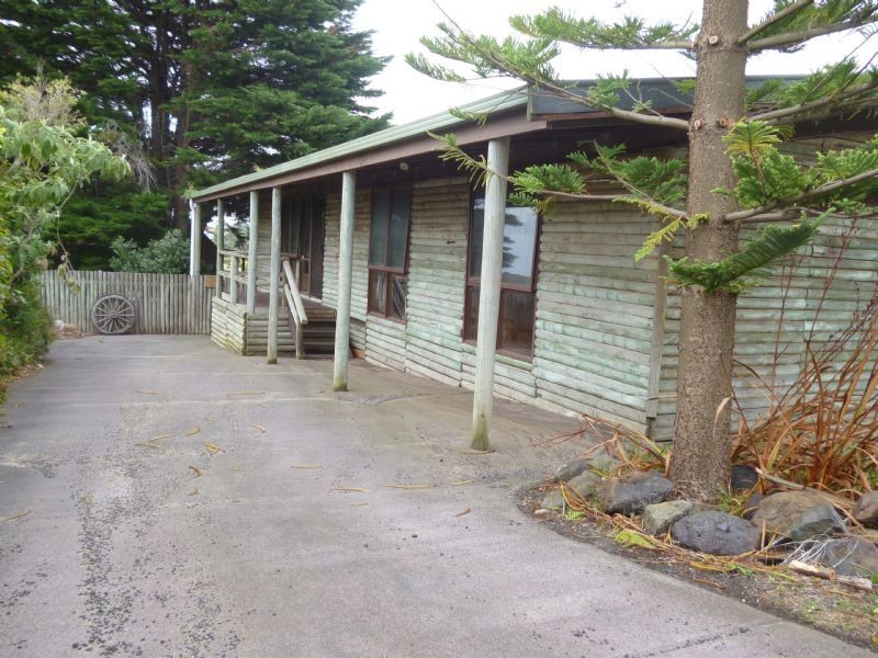 86 Red Rocks Road, Cowes VIC 3922