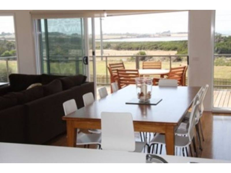 16 Manly Place, Surf Beach VIC 3922