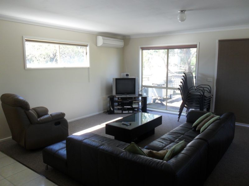 16 Caroline Avenue, Cowes VIC 3922