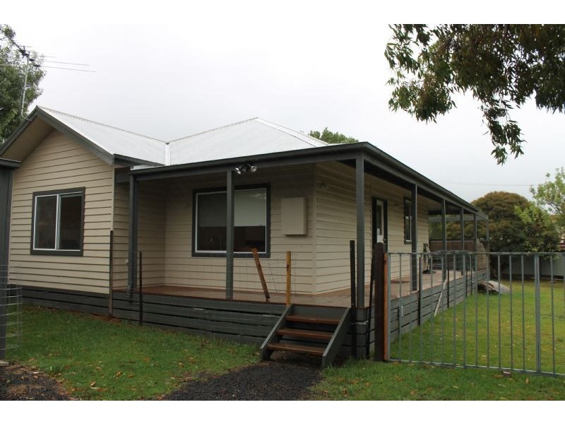 39 Pine Avenue, Cowes VIC 3922