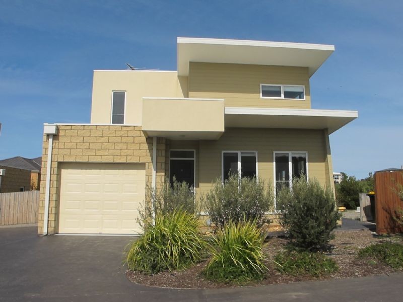 4/2 Kate Court, Cowes VIC 3922