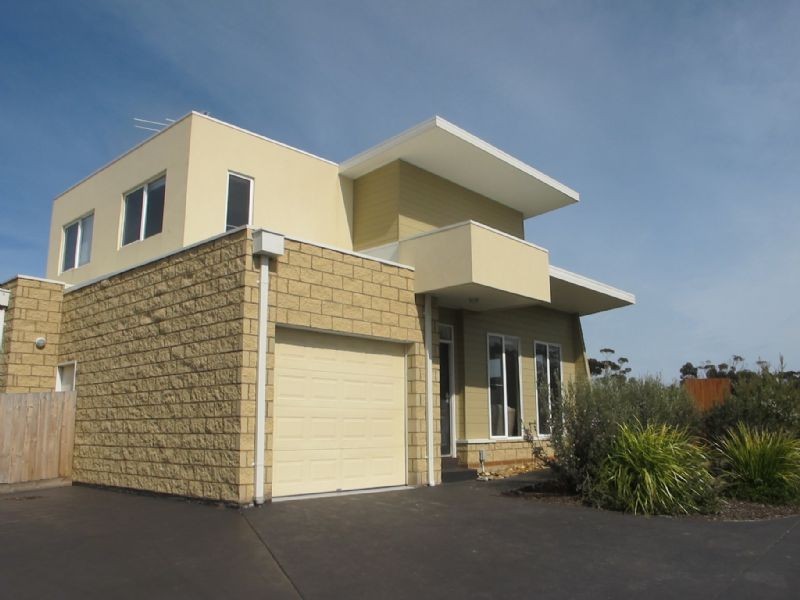 4/2 Kate Court, Cowes VIC 3922