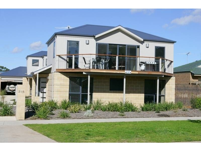 1/255 Church Street, Cowes VIC 3922