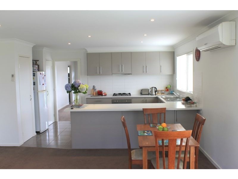 13 Rosella Grove, Cowes VIC 3922