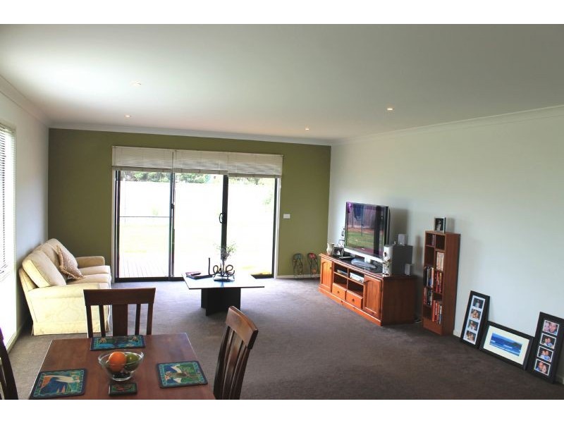 13 Rosella Grove, Cowes VIC 3922