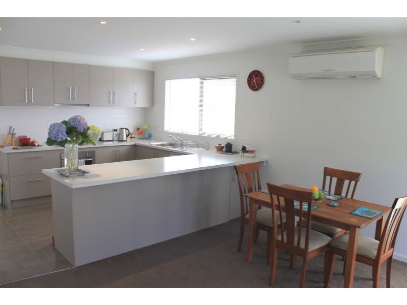 13 Rosella Grove, Cowes VIC 3922