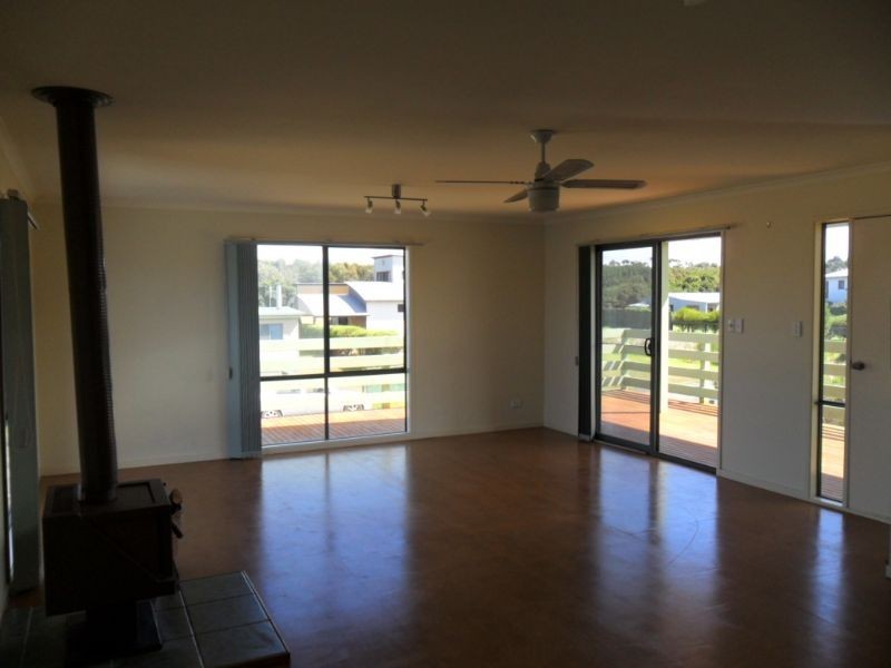 15 Golden Court, Sunset Strip VIC 3922