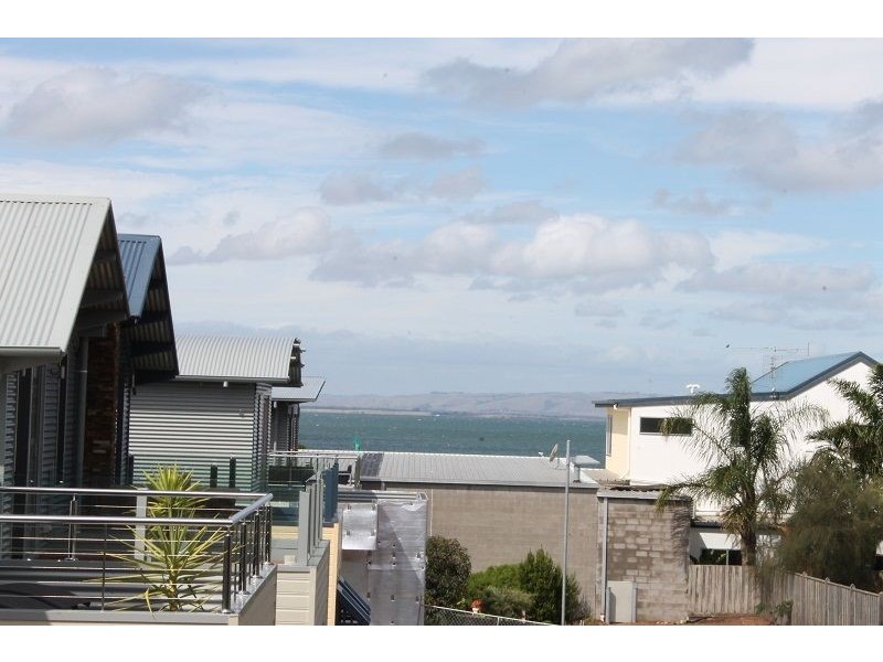 2/15-18 Beach Road, Rhyll VIC 3923