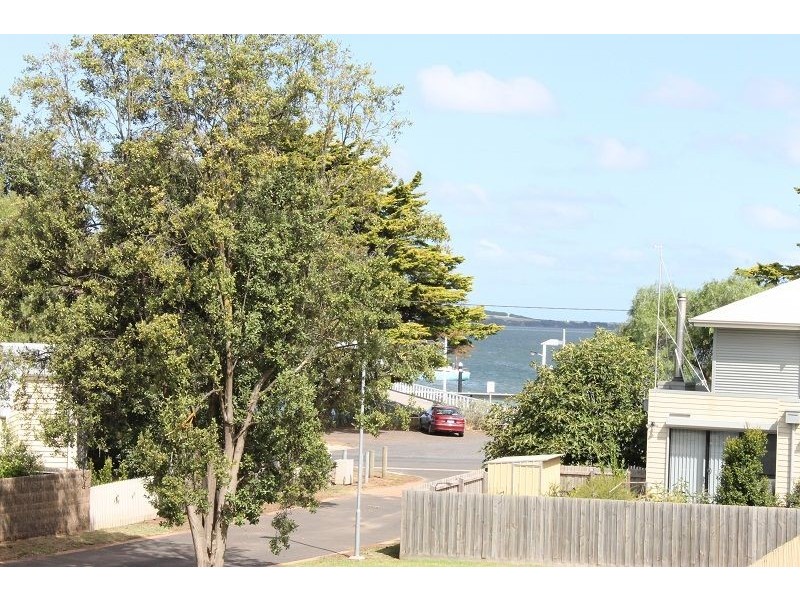 2/15-18 Beach Road, Rhyll VIC 3923