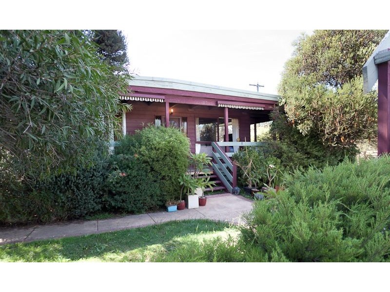 15 Pine Avenue, Cowes VIC 3922