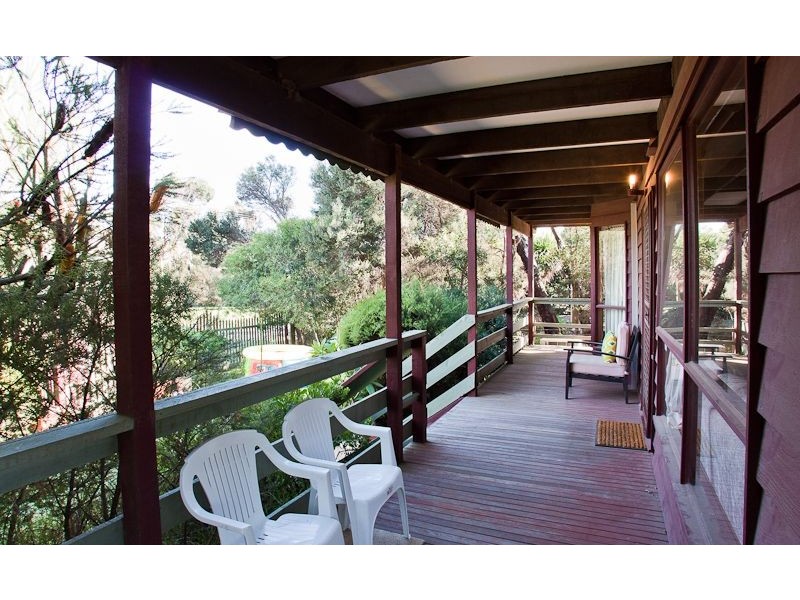 15 Pine Avenue, Cowes VIC 3922