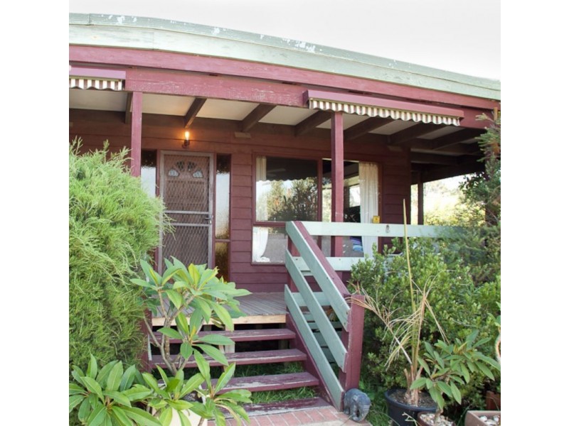15 Pine Avenue, Cowes VIC 3922