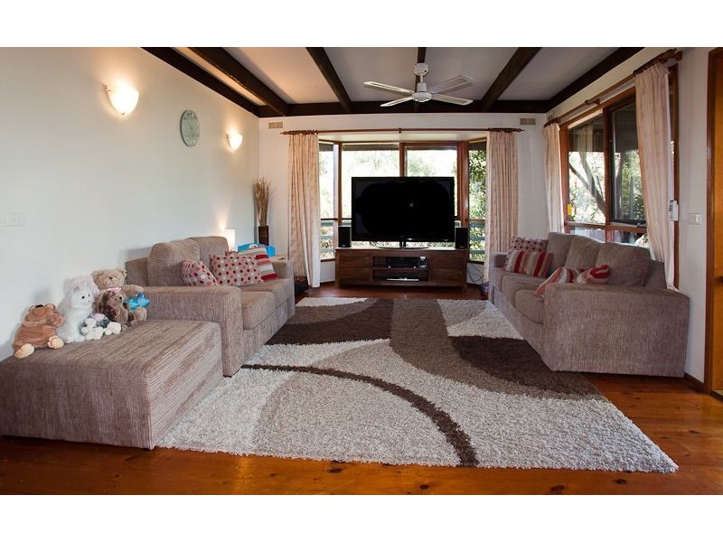 15 Pine Avenue, Cowes VIC 3922