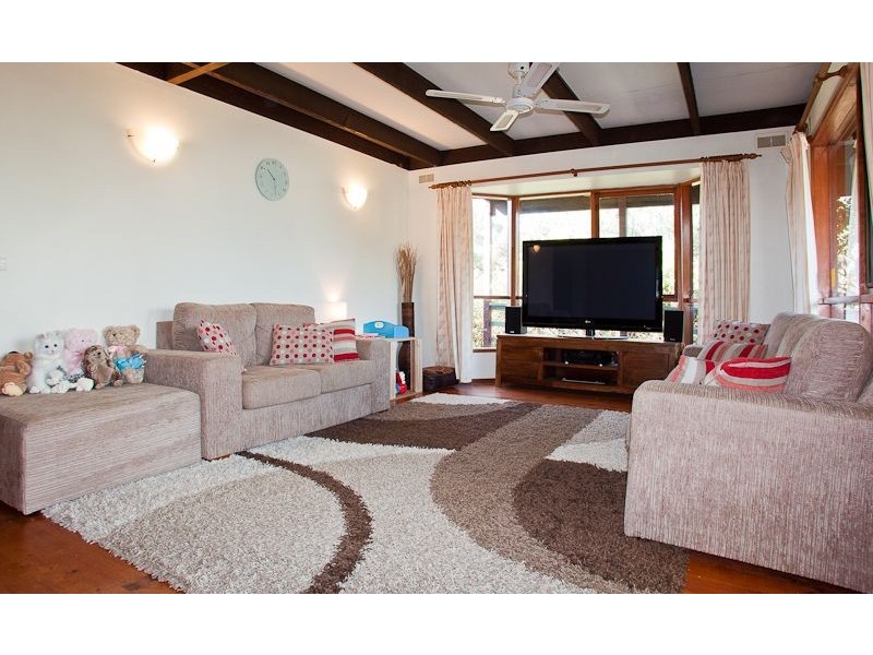 15 Pine Avenue, Cowes VIC 3922