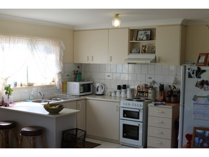 18 Caroline Avenue, Cowes VIC 3922