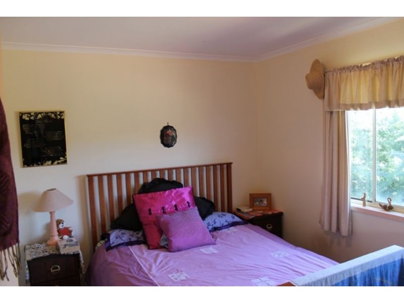 18 Caroline Avenue, Cowes VIC 3922