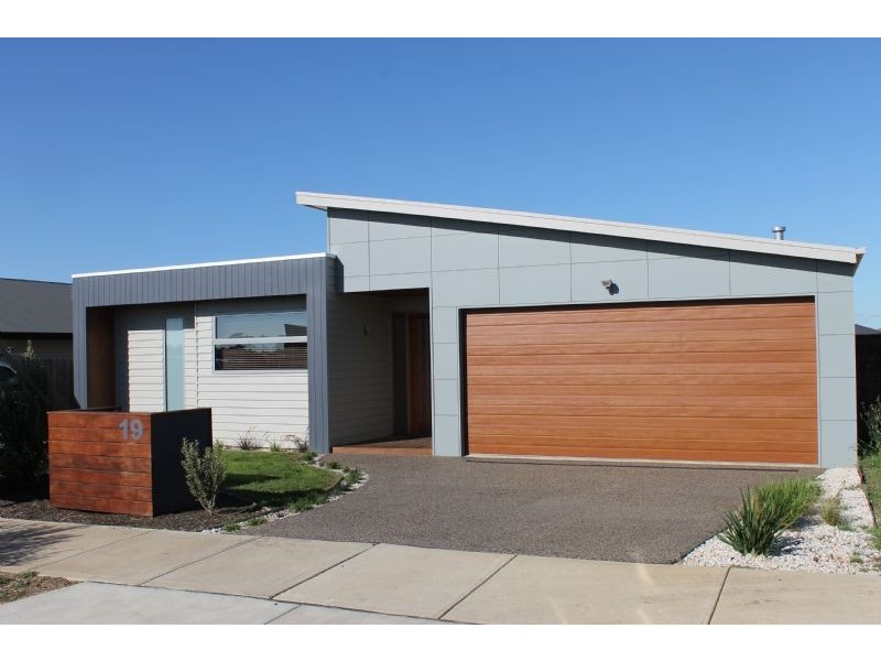 19 Sanctuary Drive, Cowes VIC 3922