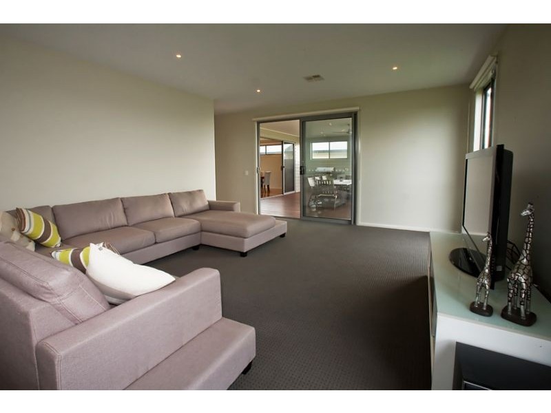 19 Sanctuary Drive, Cowes VIC 3922