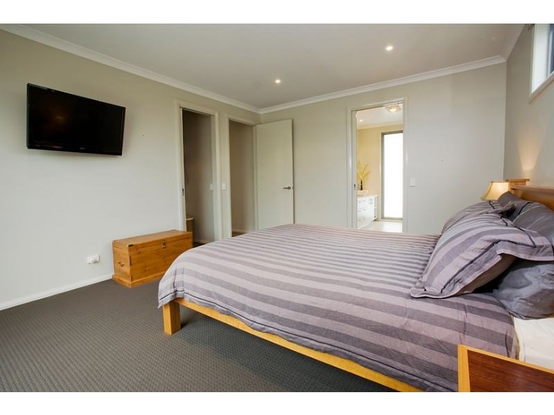 19 Sanctuary Drive, Cowes VIC 3922