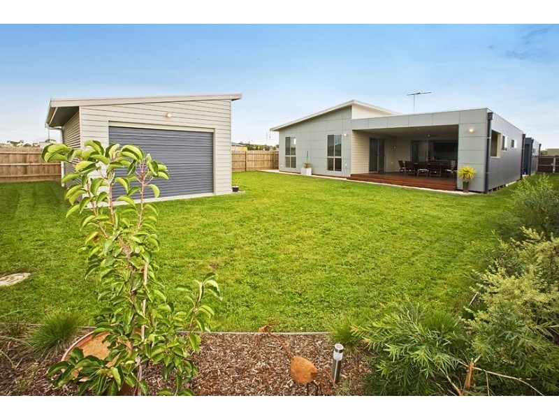 19 Sanctuary Drive, Cowes VIC 3922