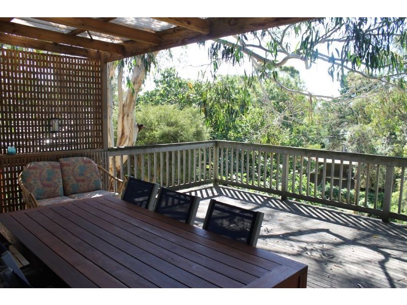 30 Dunsmore Rd, Cowes VIC 3922