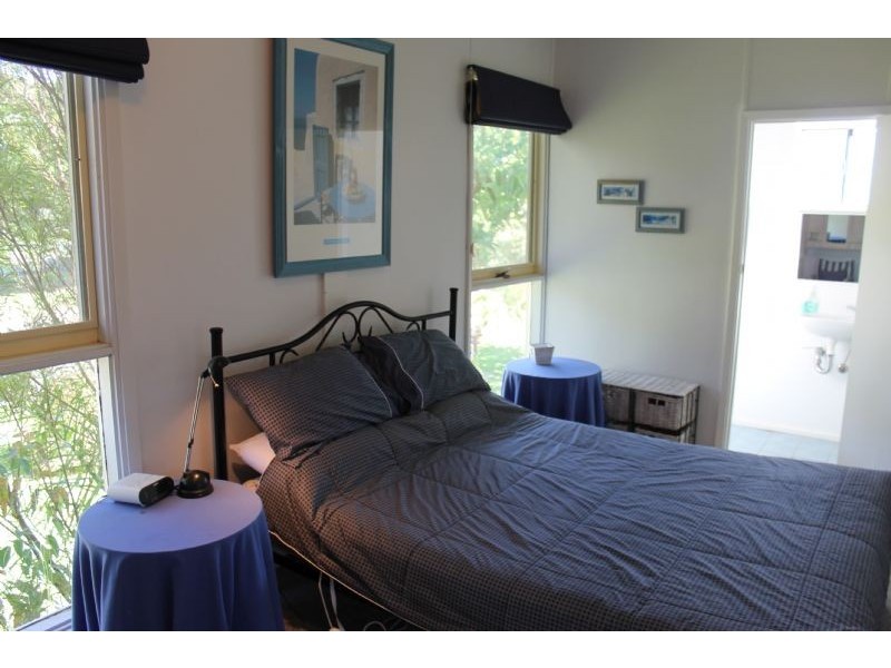 30 Dunsmore Rd, Cowes VIC 3922