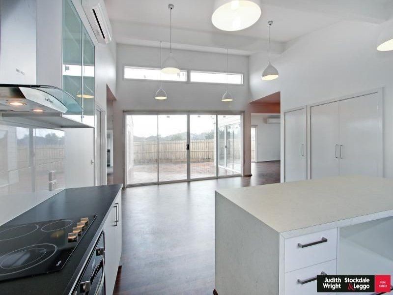 33 Katherine Circuit, Cowes VIC 3922