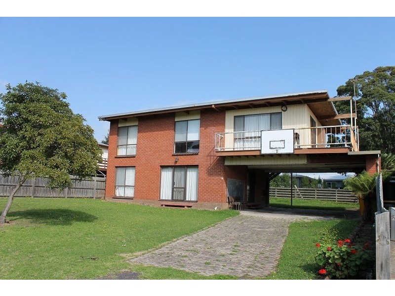 26 Raywood Avenue, Cowes VIC 3922