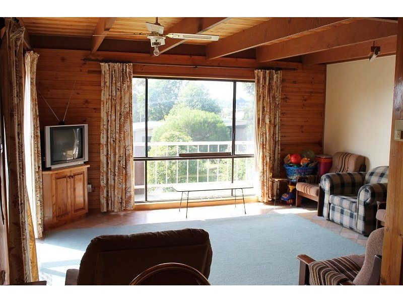 26 Raywood Avenue, Cowes VIC 3922