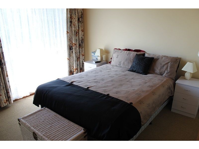 26 Raywood Avenue, Cowes VIC 3922