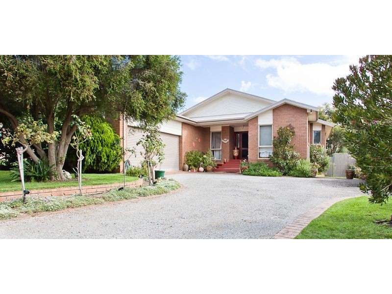 10 Langard Road, Cowes VIC 3922