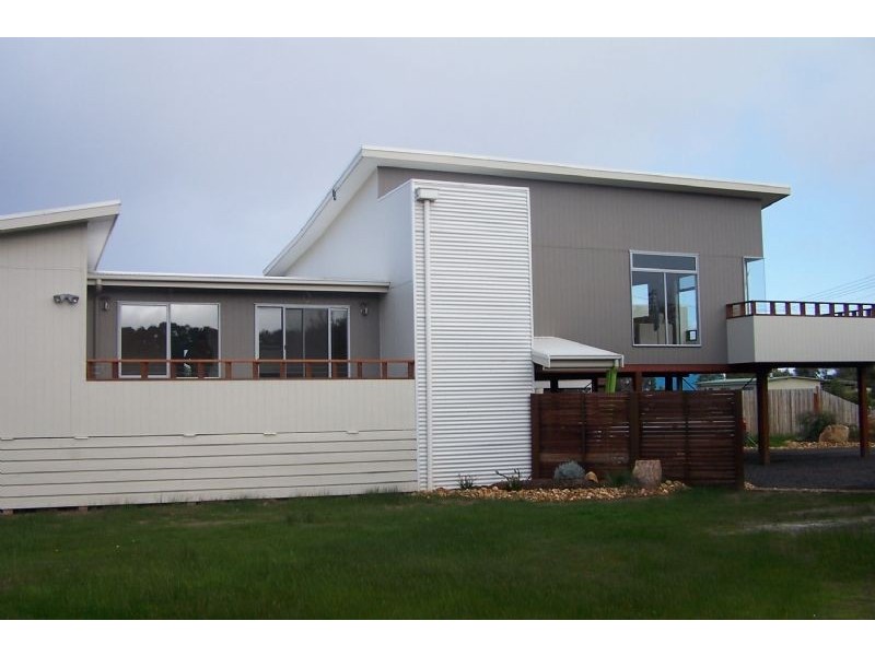 21 Golden Court, Sunset Strip VIC 3922