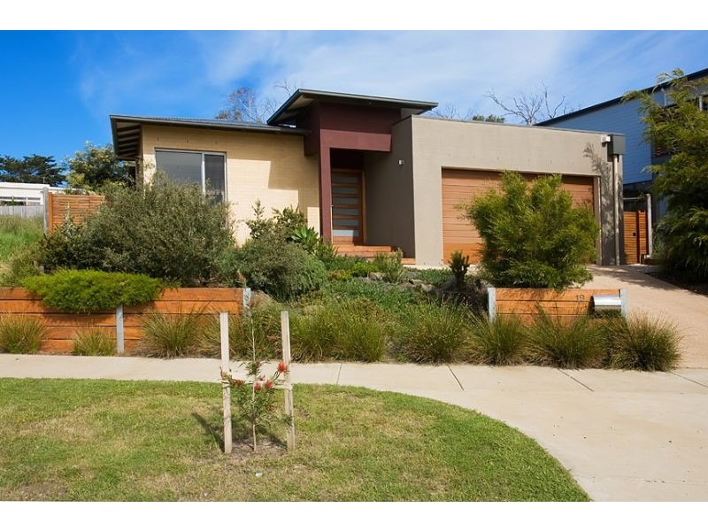19 Seagrove Way, Cowes VIC 3922