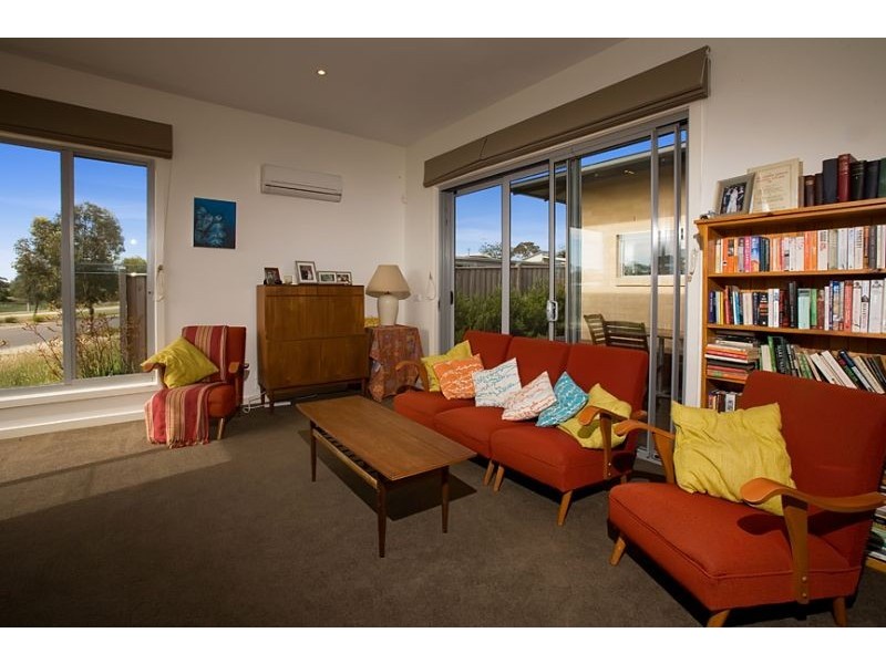 19 Seagrove Way, Cowes VIC 3922