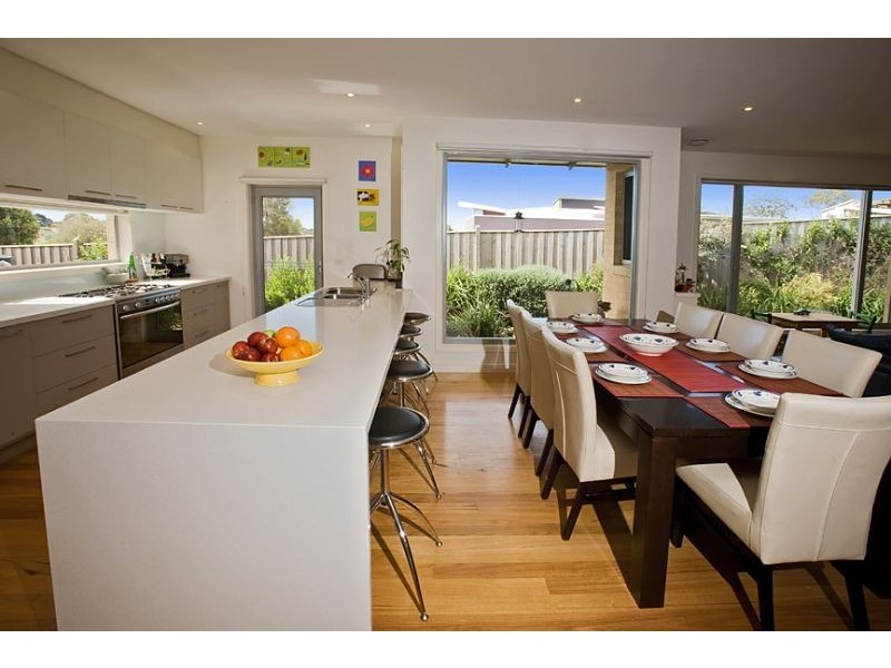 19 Seagrove Way, Cowes VIC 3922