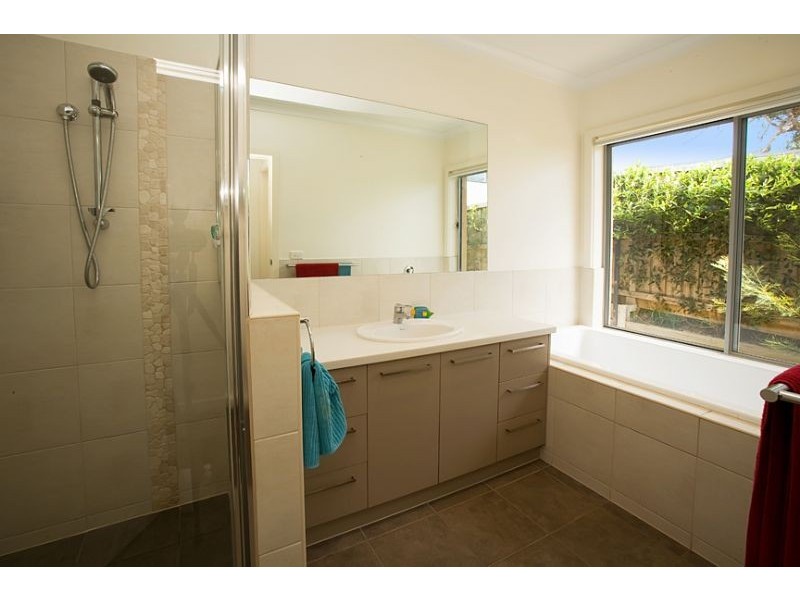 19 Seagrove Way, Cowes VIC 3922