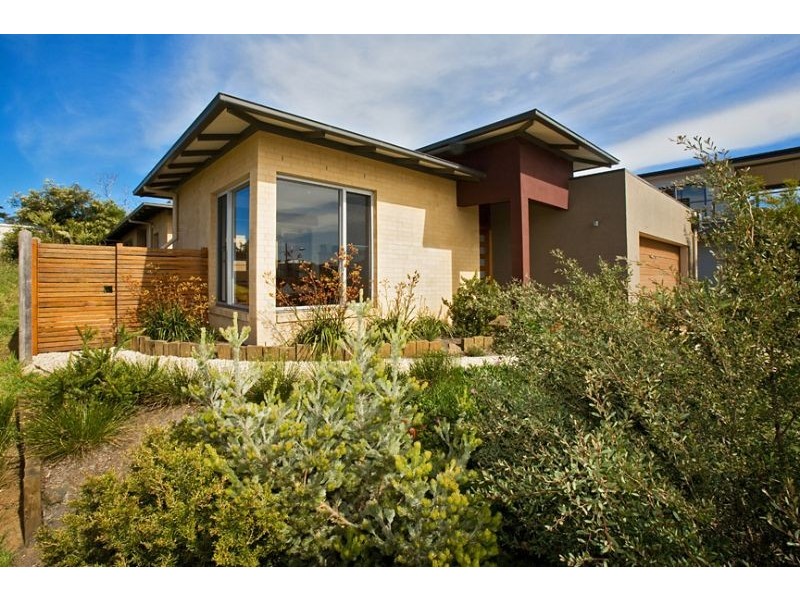 19 Seagrove Way, Cowes VIC 3922