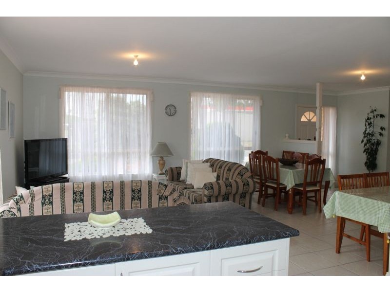 3 Hollydene Court, Cowes VIC 3922