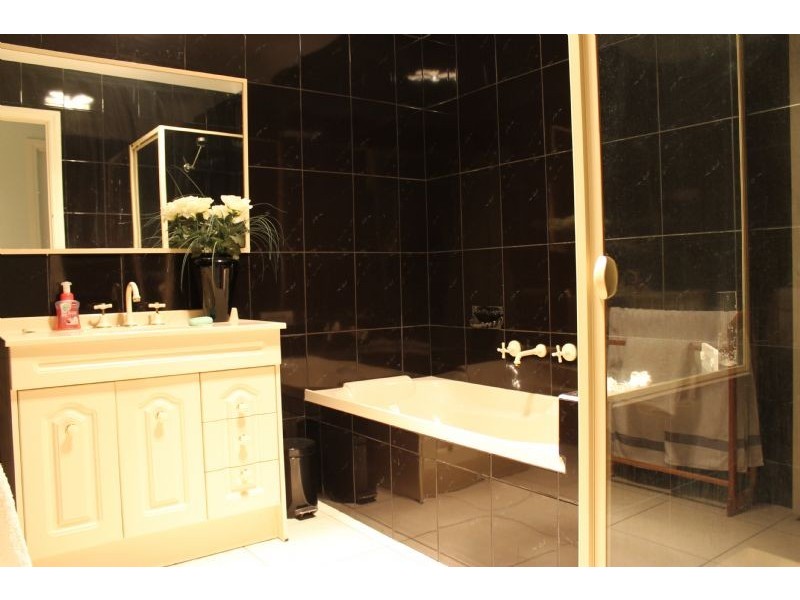 3 Hollydene Court, Cowes VIC 3922