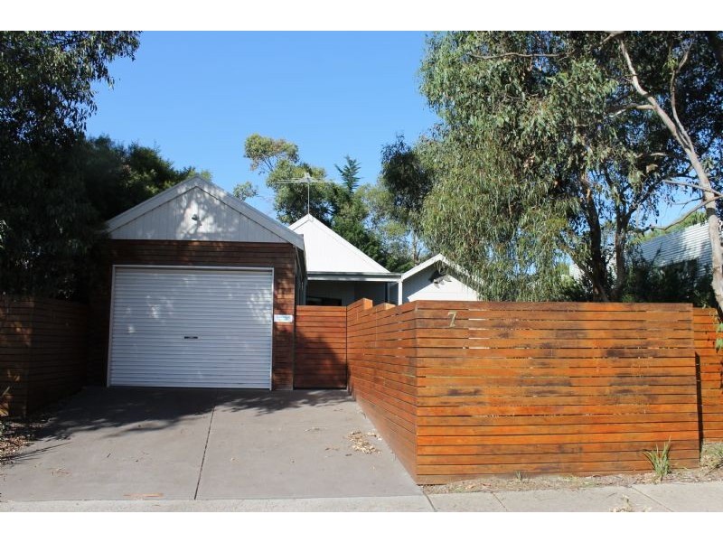 7 Redwood Drive, Cowes VIC 3922