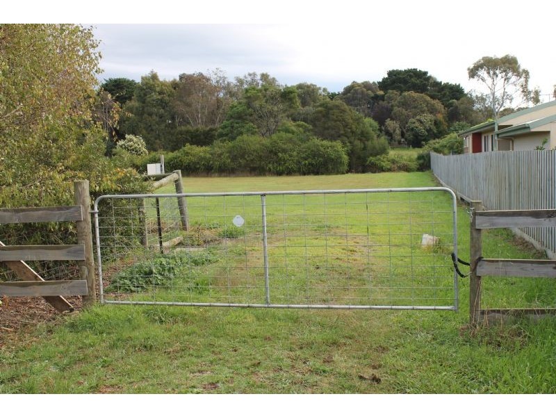 51 Mannagum Drive, Cowes VIC 3922