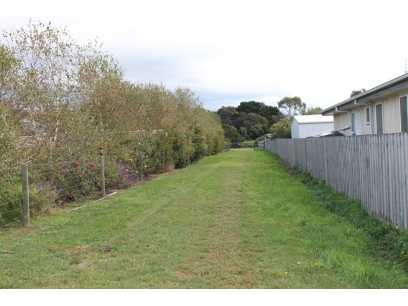 51 Mannagum Drive, Cowes VIC 3922