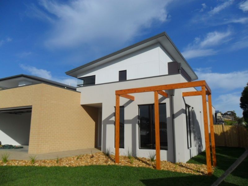 11 Pobblebonk Place, Cowes VIC 3922
