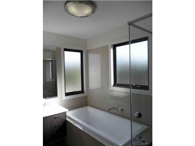 11 Pobblebonk Place, Cowes VIC 3922