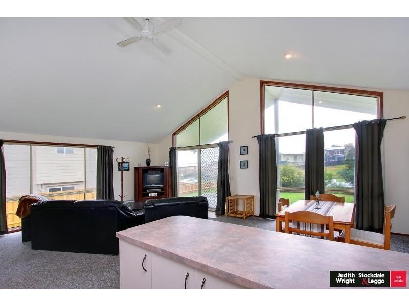 21 Halcyon Avenue, San Remo VIC 3925