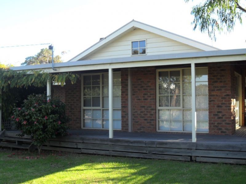6 Fowler Grove, Newhaven VIC 3925