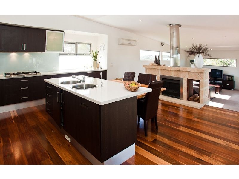 9 Hollywood Crescent, Smiths Beach VIC 3922