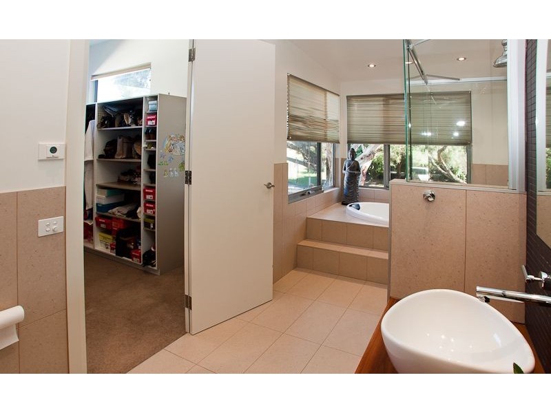 9 Hollywood Crescent, Smiths Beach VIC 3922