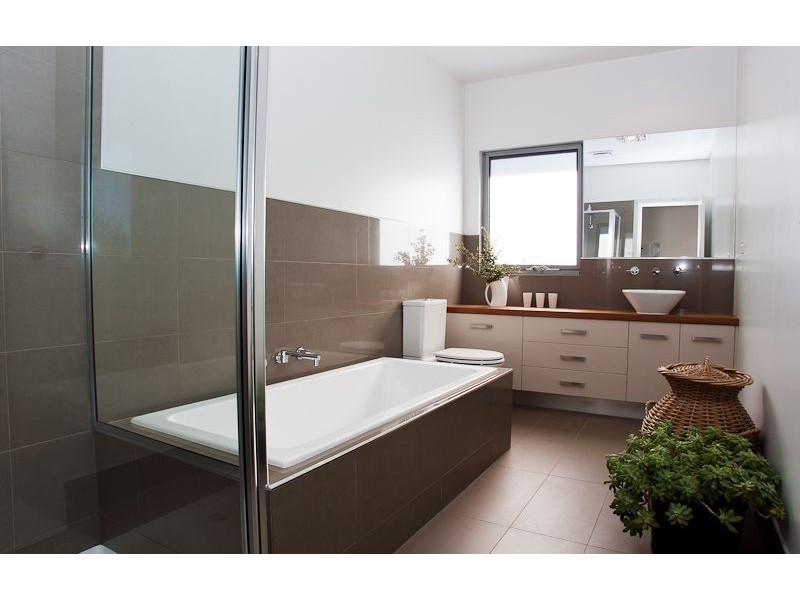 9 Hollywood Crescent, Smiths Beach VIC 3922