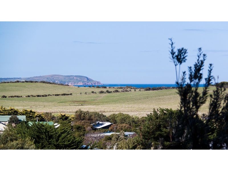 9 Hollywood Crescent, Smiths Beach VIC 3922